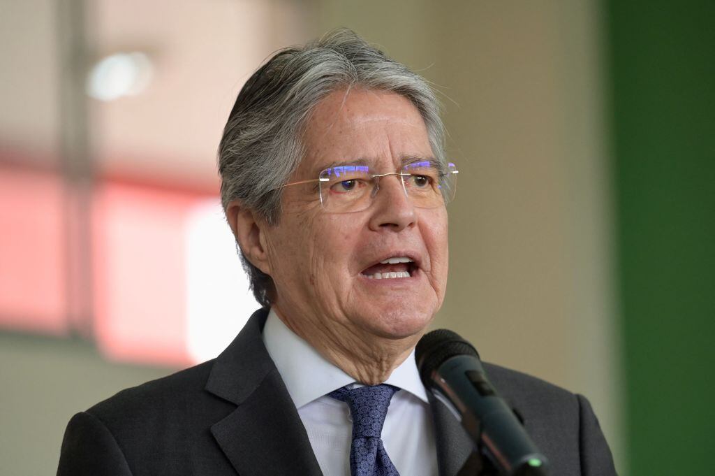 El presidente de Ecuador, Guillermo Lasso, habla ante la prensa en Quito
