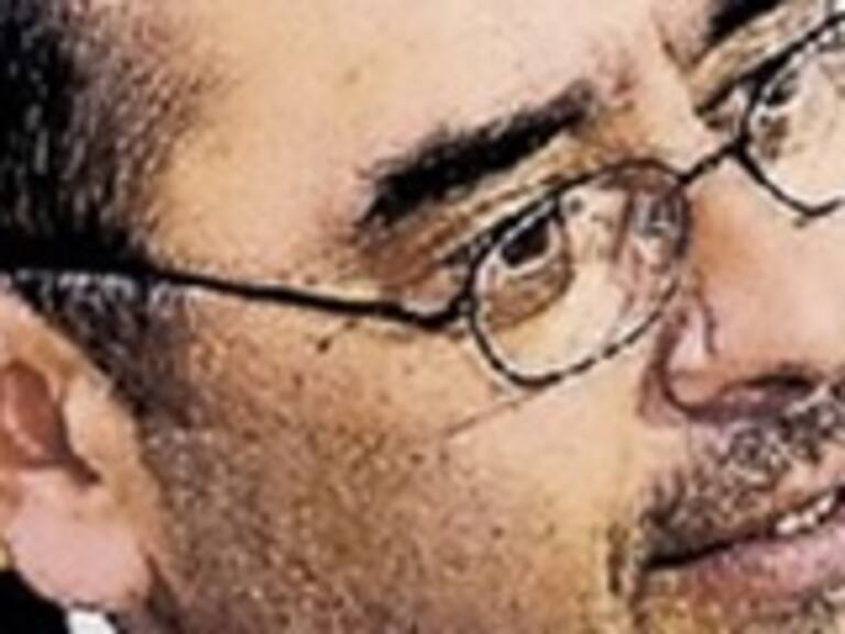 Decano de la Facultad de Gobierno UDD: «La política está en el banquillo»