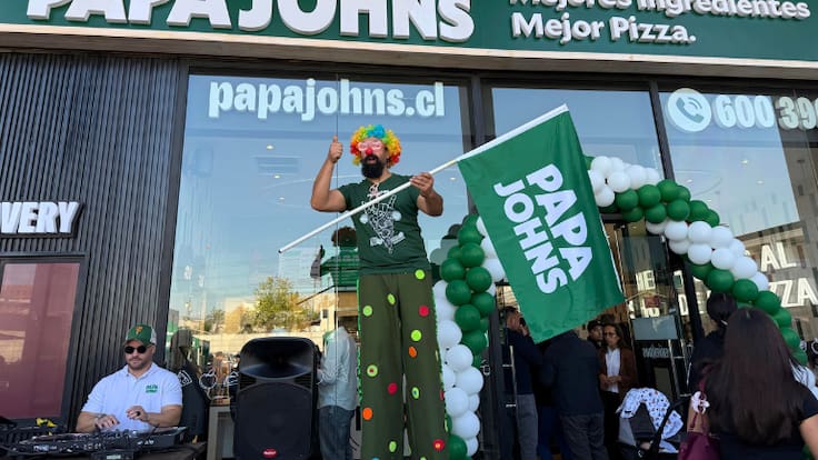 Papa Johns continúa su expansión por Chile: inauguró su tienda número 172 en Puente Alto