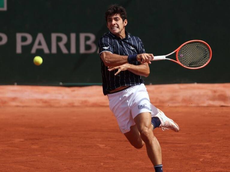 Cristian Garin da batalla pero cae ante Andrey Rublev y es eliminado de Roland Garros
