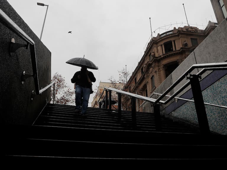 ¿En qué comunas de Santiago se concentrará la lluvia de este jueves? Esto dice el pronóstico del tiempo para la RM
