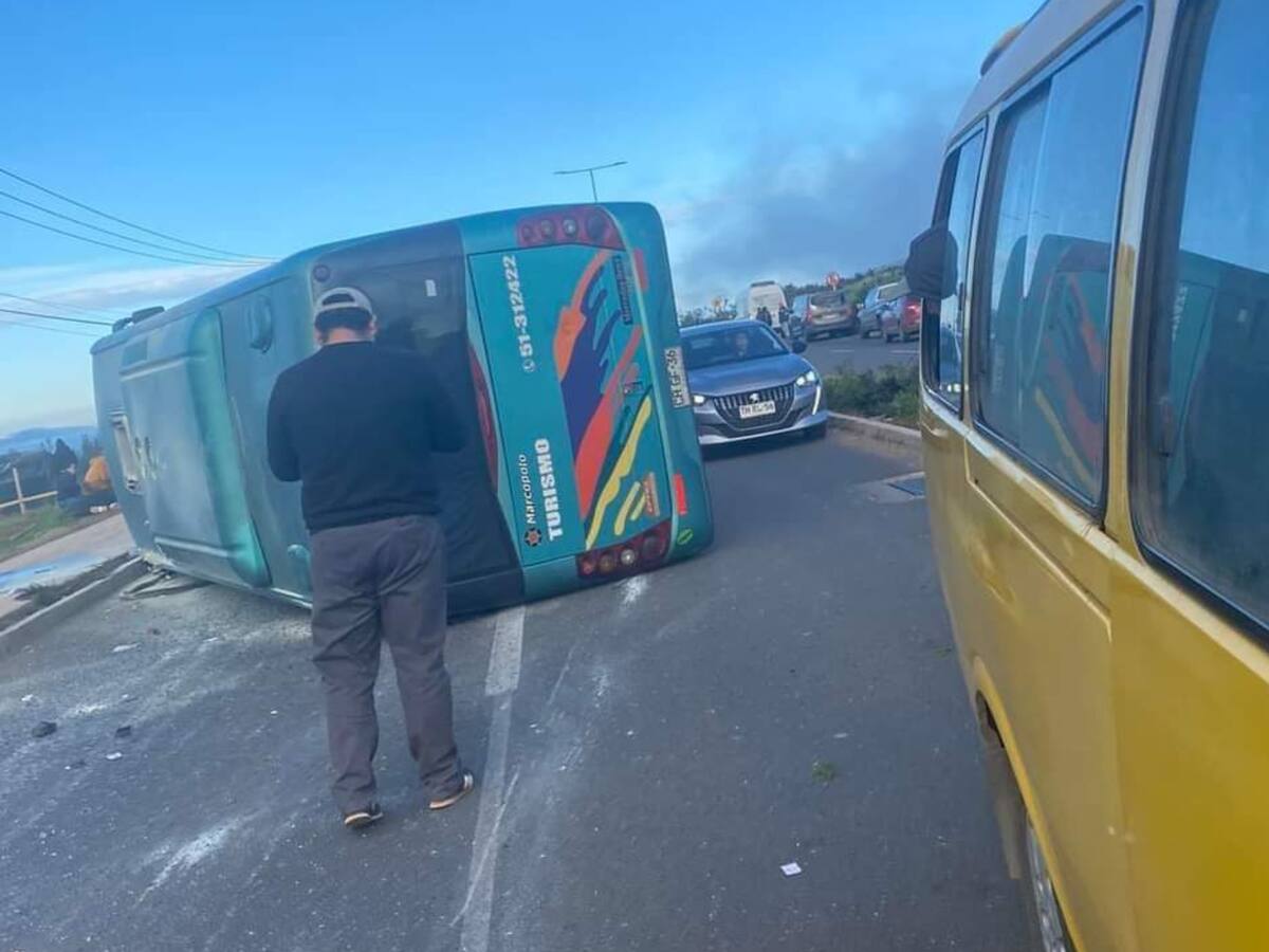 Bus interurbano se vuelca en Ovalle y deja varias personas heridas
