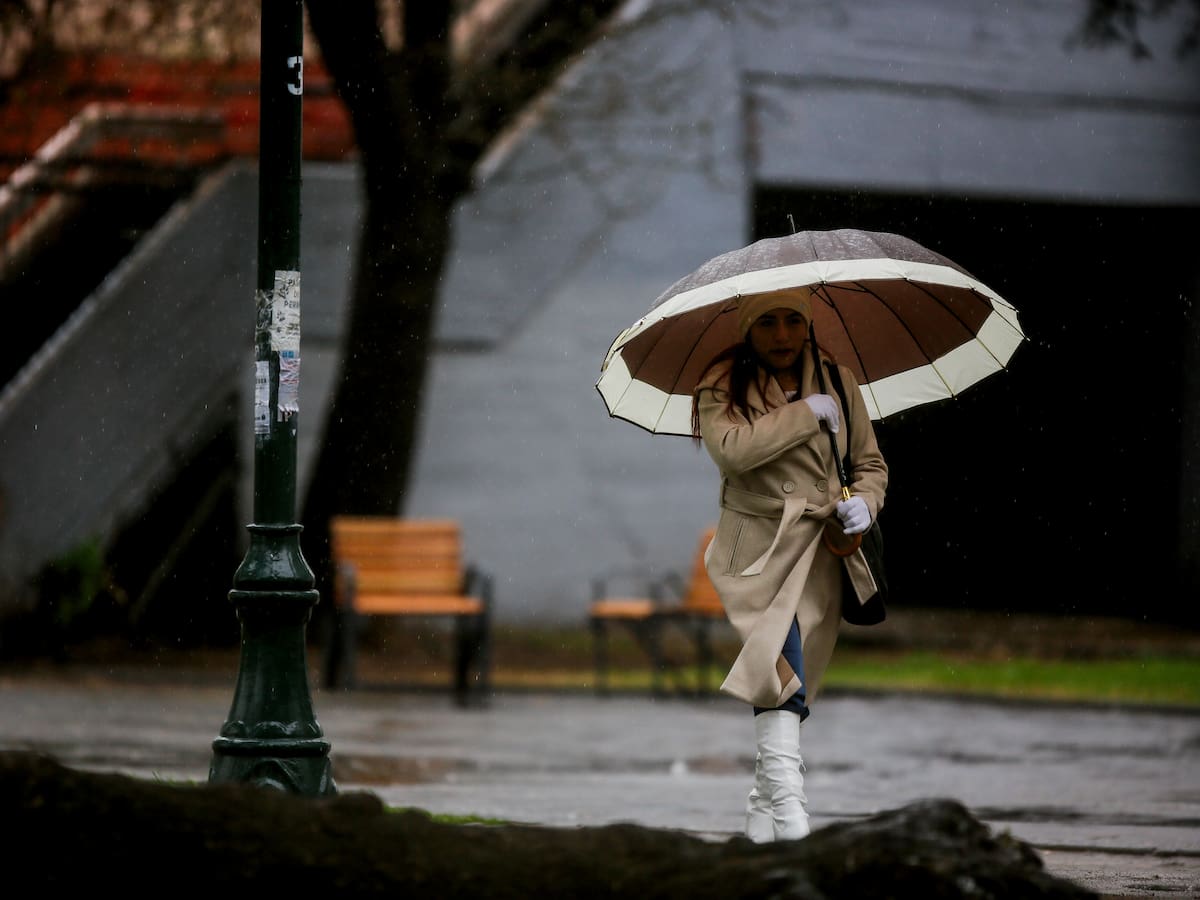 Lluvia en Santiago: ¿A qué hora vuelven las precipitaciones y qué días llueve la próxima semana por río atmosférico?