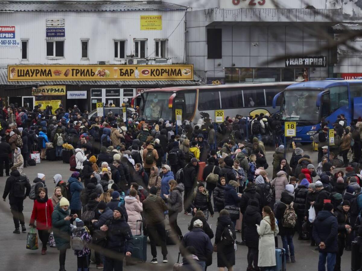 Mariana Díaz, corresponsal de ADN desde Kiev, Ucrania: «El presidente pidió que los niños no fueran a las escuelas, ni que los adultos fueran a trabajar; hay filas en supermercados, farmacias y cajeros automáticos»