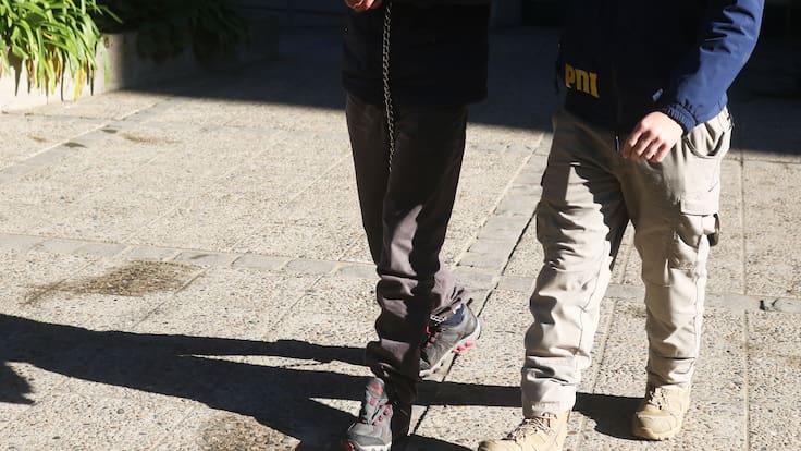 Alumno de 17 años es detenido tras ingresar arma de fuego a colegio en Rancagua