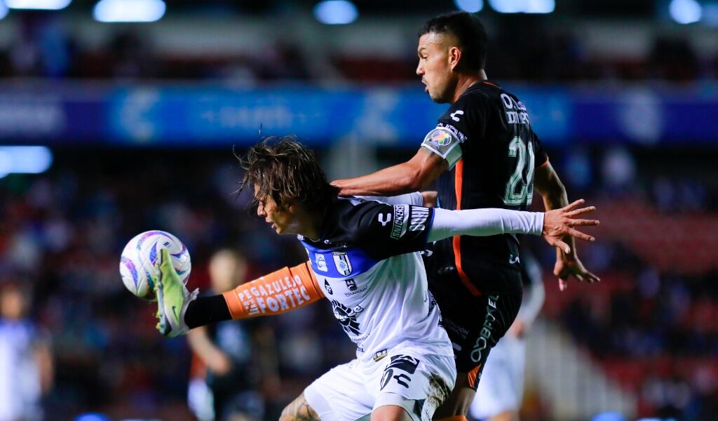 Joaquín Montecinos sufrió polémico cobro que impidió el triunfo de su equipo en México