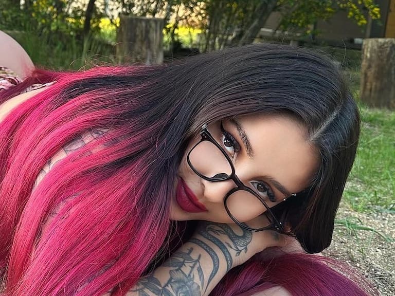 Creadora de contenido para adultos sorprende al revelar cuanto dinero ganó en un año y la millonaria multa que deberá al SII