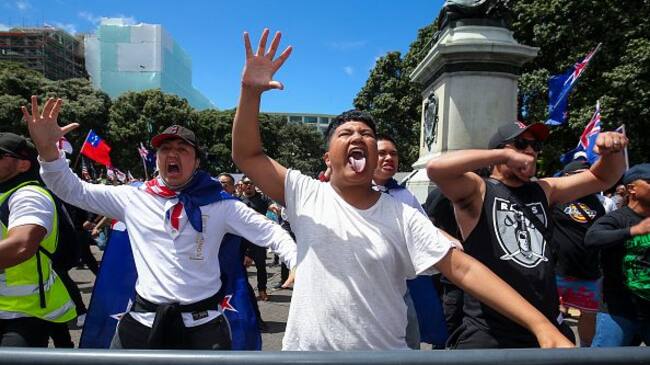 tribu maorí pidió a antivacunas dejar de usar el haka