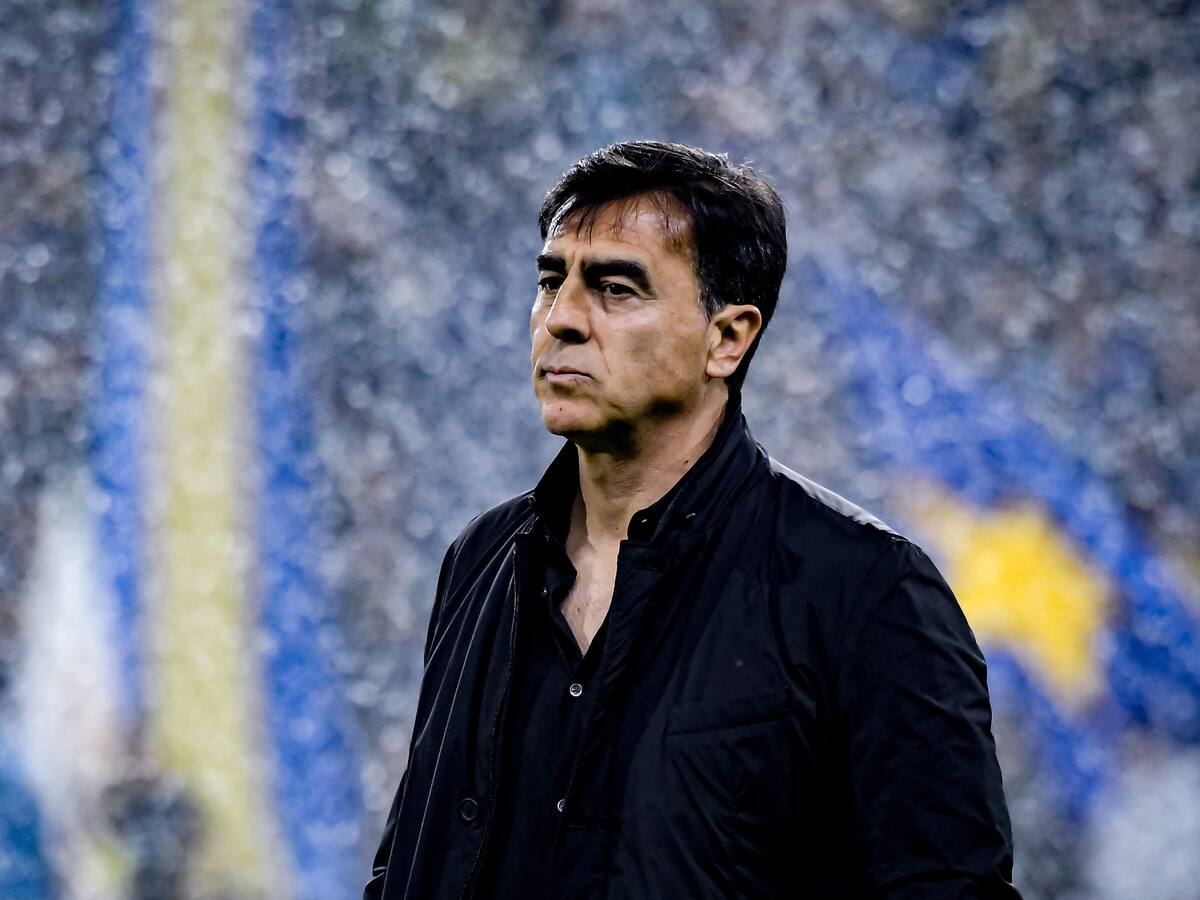 Colo Colo y la UC miran atentos: Boca Juniors descarta a Gustavo Quinteros y tiene listo a su nuevo DT