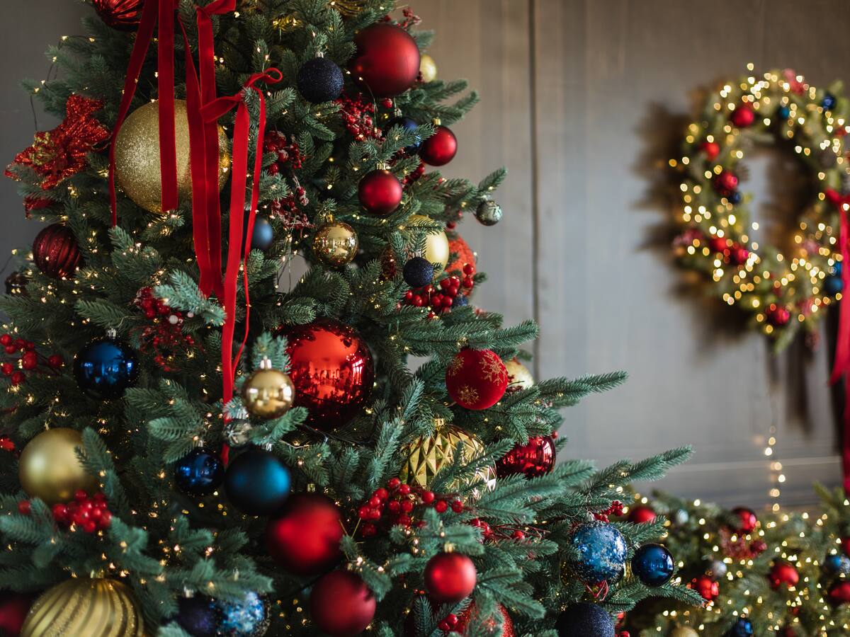 Tras Navidad y Año Nuevo: qué día se debe desarmar el árbol de Pascua en Chile