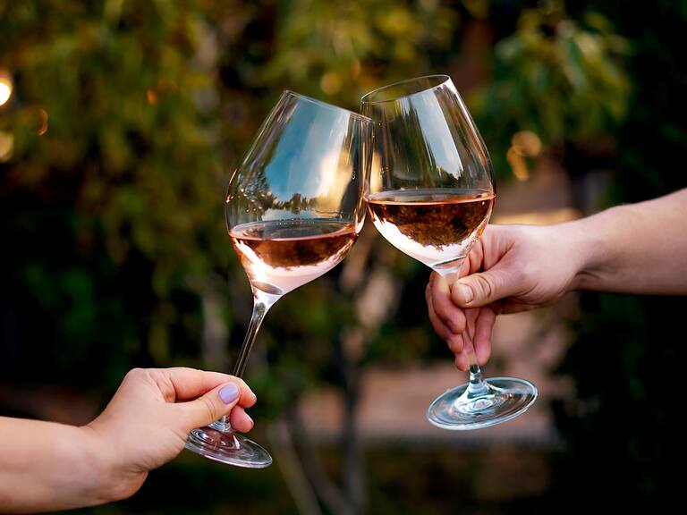 Estudio científico revela cuál es el verdadero efecto de tomar alcohol antes de ir a dormir