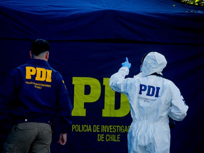 16 de abril de 2026/SANTIAGOEfectivos de la Policía de Investigaciones (PDI) trabaja en las pericias para esclarecer el hecho.
FOTO: HANS SCOTT/AGENCIAUNO