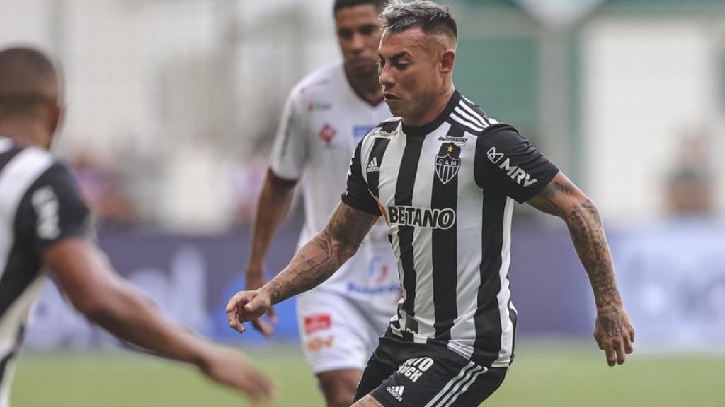 Eduardo Vargas anota su primer gol del año con Atlético Mineiro