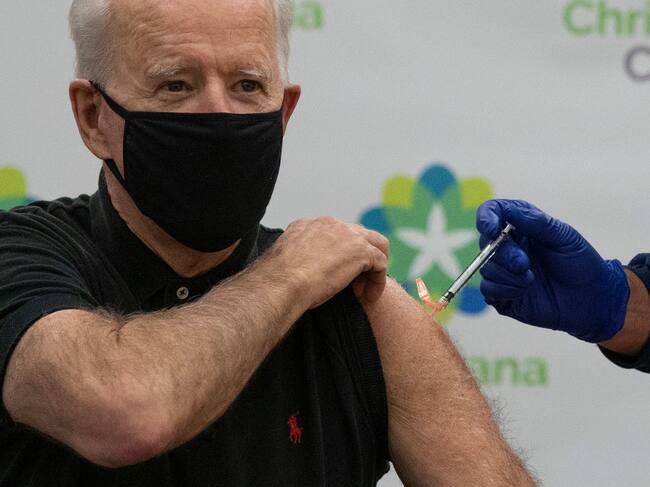 El mandatario demócrata se vacuna contra el Covid-19