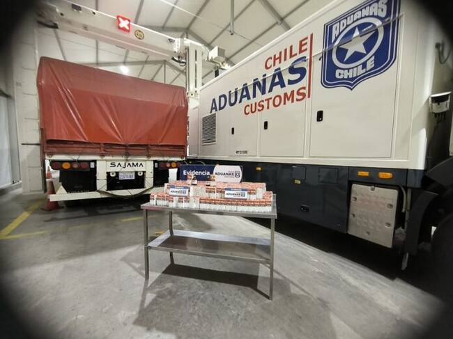 Servicio Nacional de Aduanas incauta 400 frascos de ketamina en camión proveniente de Bolivia