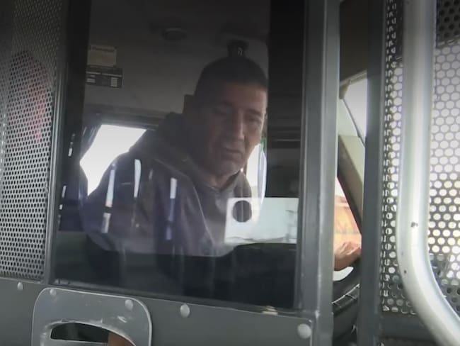 Chofer de micro blinda la cabina de su vehículo tras ser varias veces asaltado y amenazado por delincuentes