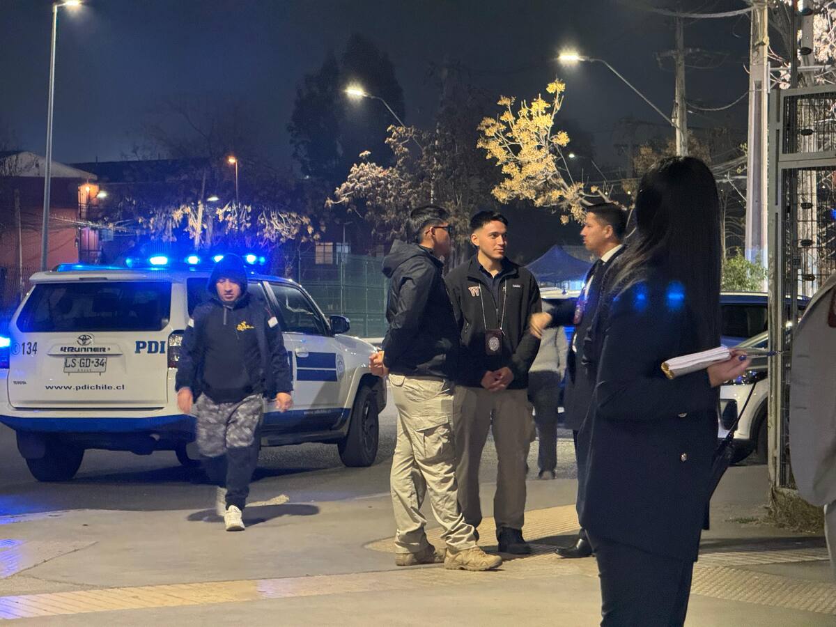 Robo duró tan solo 36 segundos: mujer sufre violenta encerrona en San Joaquín