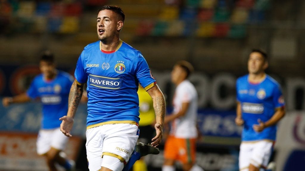 25 de Enero del 2020/SantiagoRodrigo Holgado(c) celebra su primer gol y el 3 a 1 de Audax Italiano ,durante el partido valido por la primera fecha del Campeonato Nacional AFP PlanVital 2020, entre Audax Italiano vs Cobresal, disputado en el Estadio Municipal de La Florida
FOTO:FRANCISCO LONGA/AGENCIAUNO