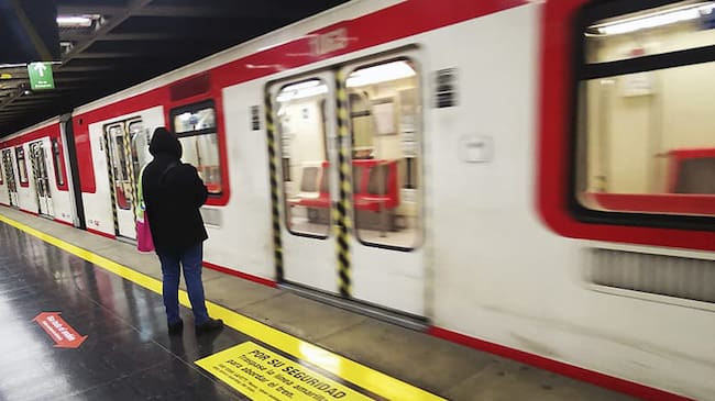 Línea 1 del metro funciona parcialmente