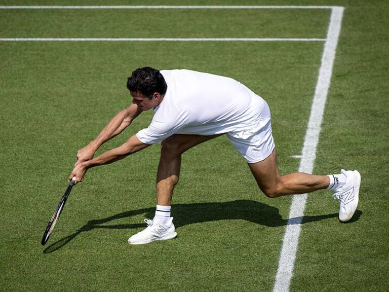 Tras 22 meses de ausencia, Milos Raonic regresó al circuito con soberbio triunfo sobre el serbio Kecmanovic
