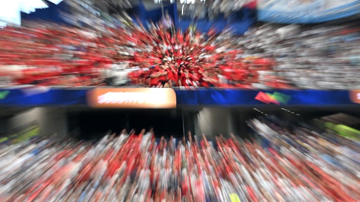 Micrófono abierto expone a periodista en plena transmisión de partido: “Este Mundial de mierda...”
