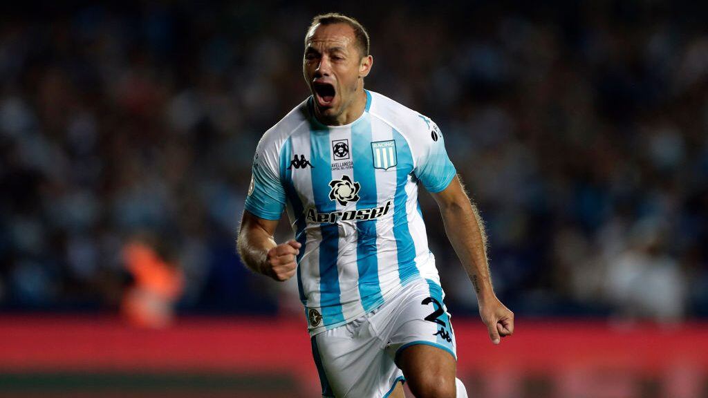 AVELLANEDA, ARGENTINA - FEBRUARY 09: Marcelo Diaz of Racing Club celebrates after scoring his side's first goal during a match between Racing Club and Independiente as part of Superliga 2019/20 at Presidente Peron Stadium on February 9, 2020 in Avellaneda, Argentina. (Photo by Gustavo Ortiz/Jam Media/Getty Images)