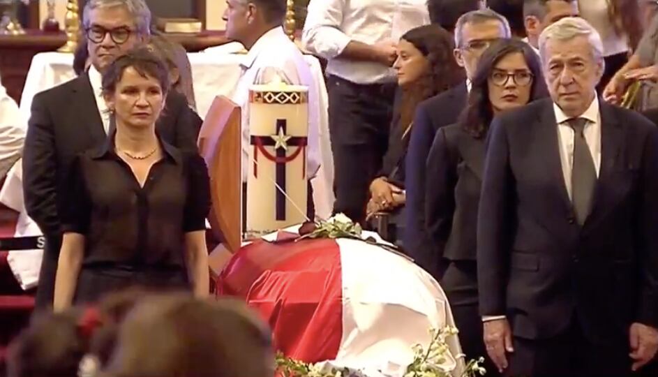 Secretarios de Estado de Presidente Boric hacen guardia de honor a Sebastián Piñera en el ex Congreso
