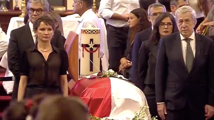 Secretarios de Estado de Presidente Boric hacen guardia de honor a Sebastián Piñera en el ex Congreso