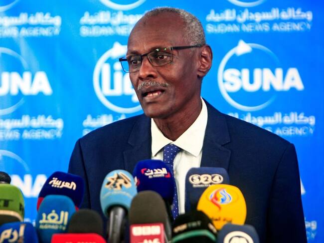 El ministro sudanés del agua, Yasser Abbas, rechaza la represa etíope