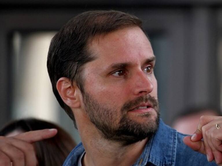 Jaime Bellolio: «Chile debe cambiar su posición cómoda y neutral sobre Cuba»