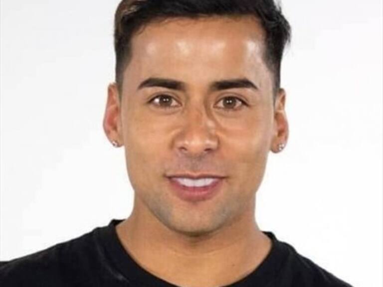 Dino Inostroza fue sacado del escenario en un evento por funa de los asistentes