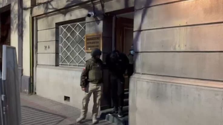 Tiene 17 años y lo entregó su padrastro: Carabineros publica imágenes del cuarto detenido por fatal encerrona en San Bernardo