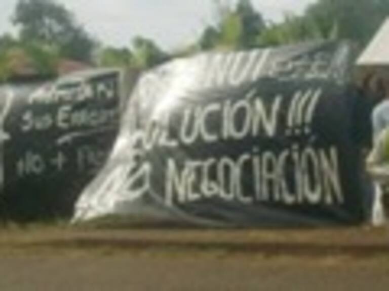 Primera Dama fue recibida con protestas en Rapa Nui