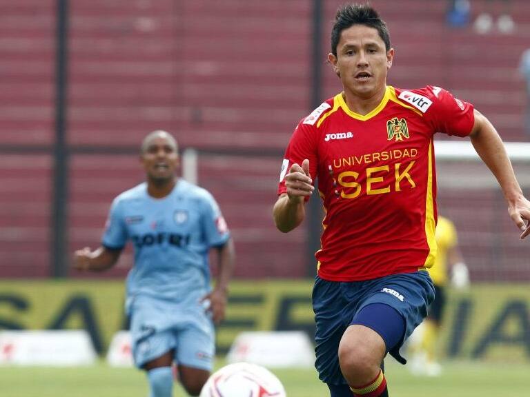 30 de Marzo de 2013/ SANTIAGO.Gustavo Canales, durante el partido valido por la novena fecha del Campeonato Petrobras Temporada 2013 entre Union Española vs Iquique, disputado en el estadio Santa Laura.
FOTO: JAVIER VALDES LARRONDO /AGENCIAUNO