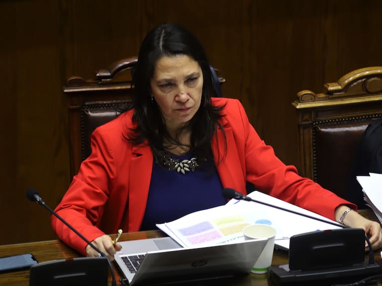 Presidente Boric ratifica a Macarena Lobos como ministra de la Segpres en reemplazo de Álvaro Elizalde