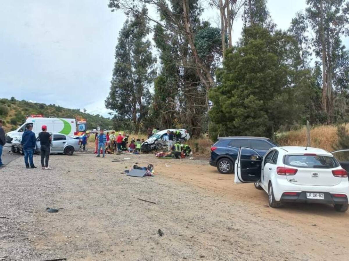 Accidente de tránsito entre dos automóviles deja tres fallecidos en Casablanca