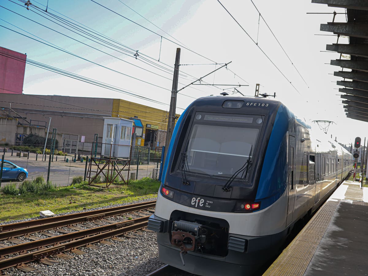 Contraloría detecta irregularidades en adquisición de 12 trenes de EFE: ausencia de pruebas en terreno fue algo que se cuestionó