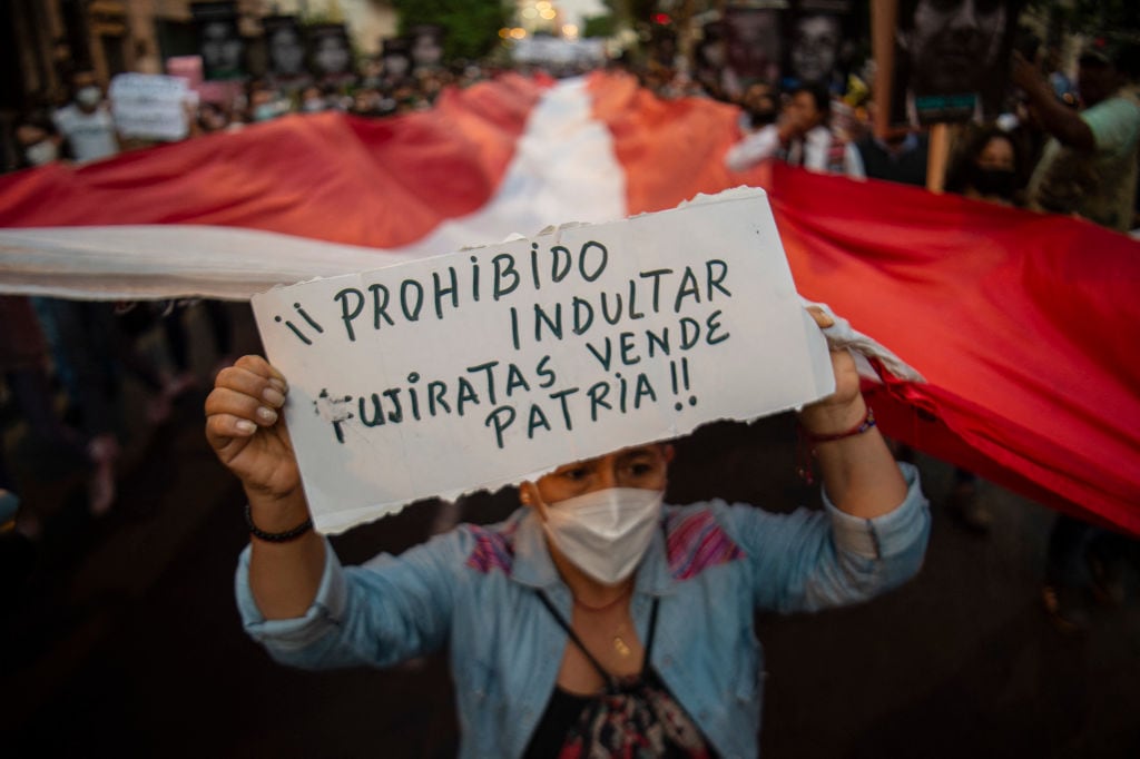 Manifestación en Lima contra el indulto al exdictador Alberto Fujimori