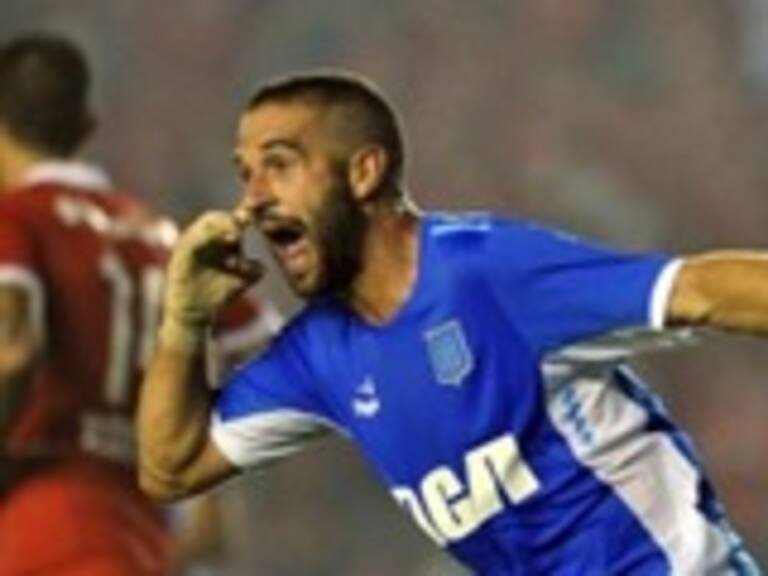 Lisandro López marcó un golazo de chilena en el clásico de Avellaneda