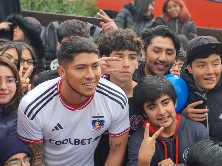 Brayan Cortés afronta la rotación en la portería de Colo Colo para el Superclásico: "Me enfoco en vivir el día a día"