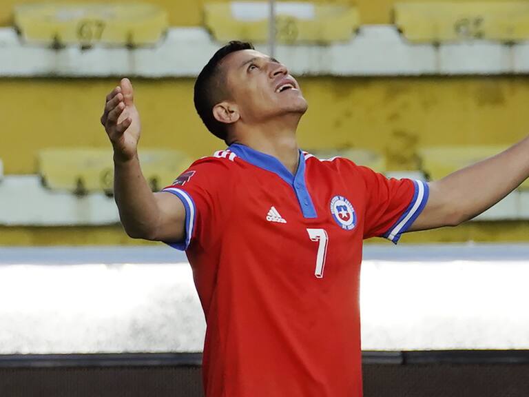 El atacante de la selección chilena Alexis Sánchez mantiene la ilusión de ir al próximo Mundial tras anotar dos goles en la victoria de Chile ante Bolivia.