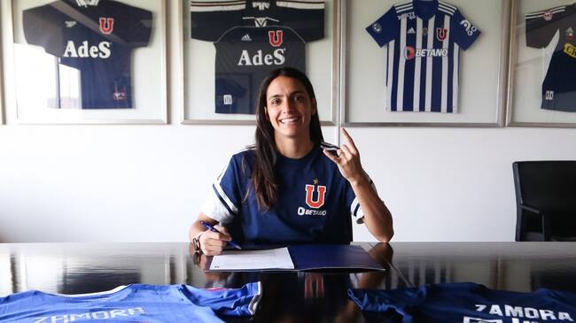 Daniela Zamora se queda en Chile y renueva con la U por dos dos años más