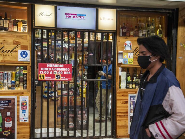 Dueños de botillerías por desabastecimiento de cervezas