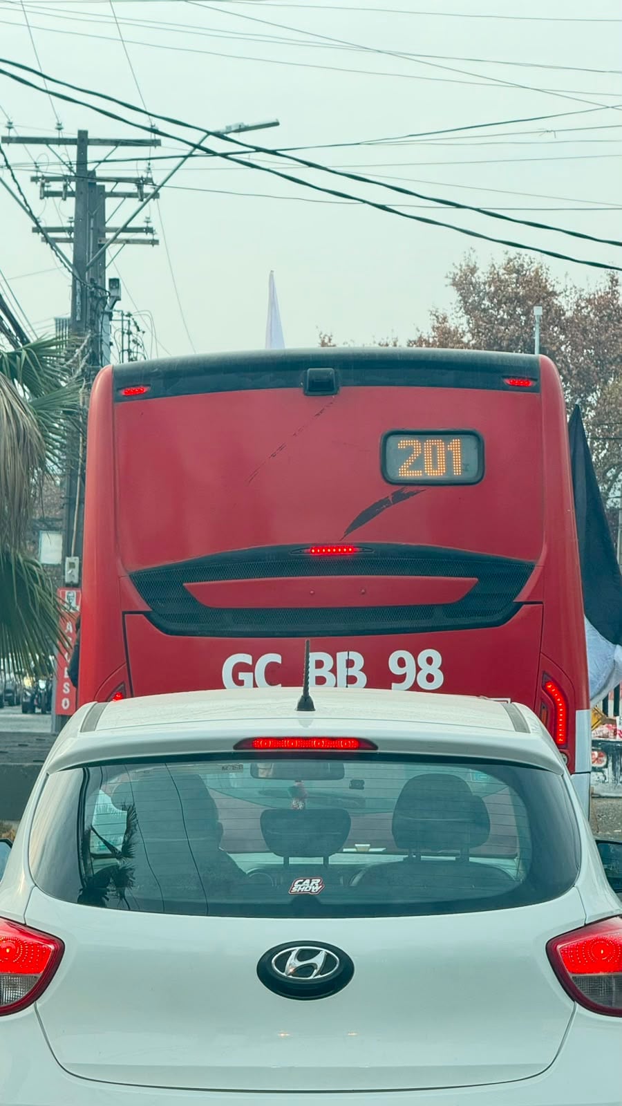 Denuncian que hinchas de Colo Colo secuestraron bus Red