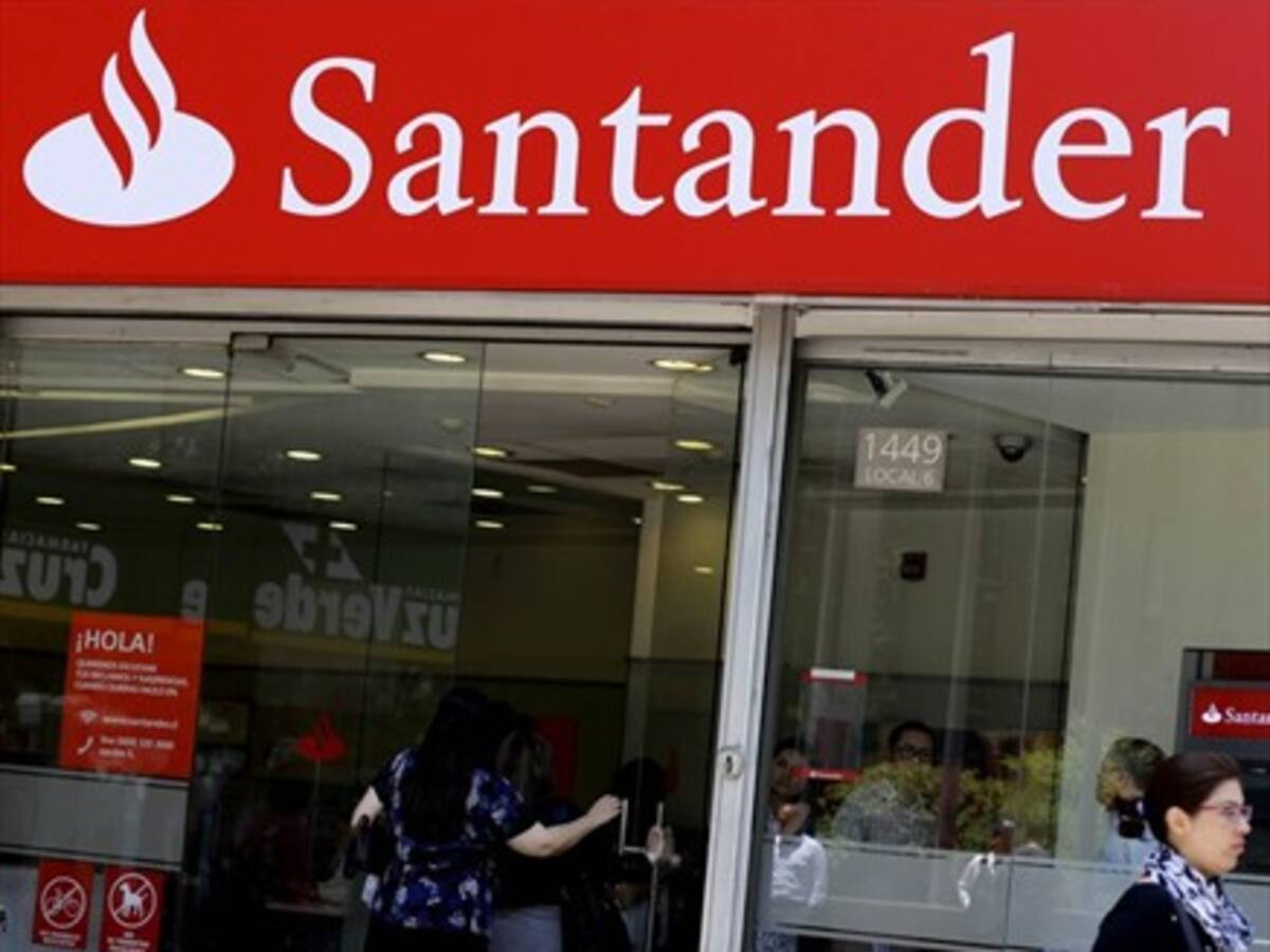 Banco Santander comenzará a atender clientes en las tardes