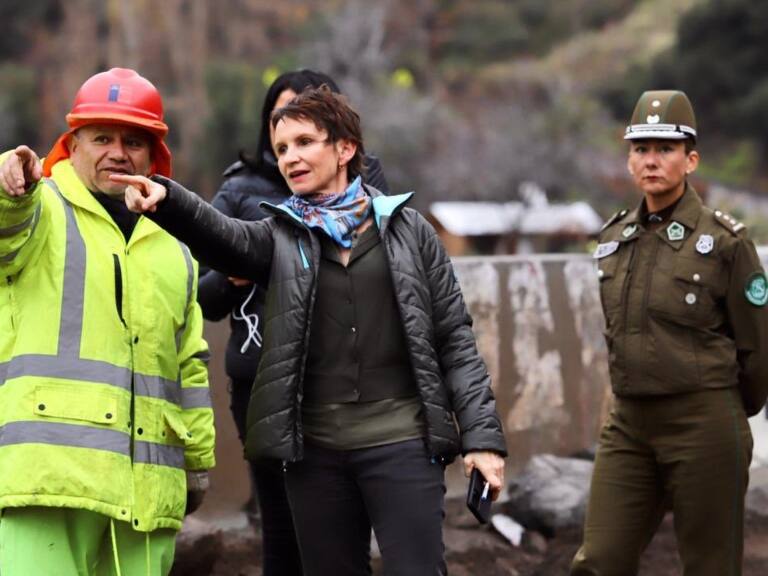 Ministra Tohá informa que hay 1.146 personas aisladas en San José de Maipo