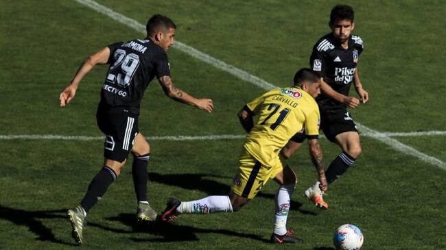 13 DE ENERO DE 2021/CONCEPCIONCarlos Carmona (i) y Bryan Carvallo (d), durante el partido valido por el Campeonato Nacional AFP PlanVital 2020, entre Universidad de Concepcion y Colo Colo, disputado en el Estadio Ester Roa.
FOTO: JUAN ROBERTO PAREDES/AGENCIAUNO