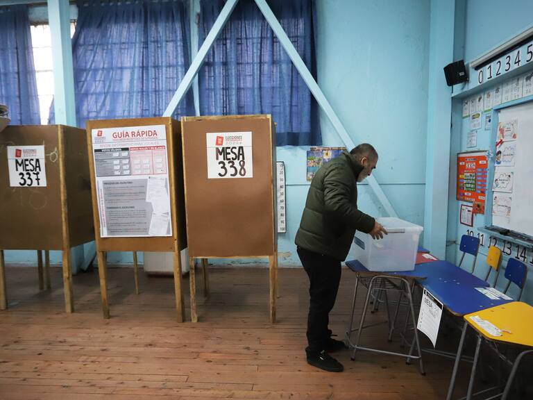 Elecciones primarias 2024: A qué multas se arriesgan los vocales de mesa que no se presentan en el local de votación