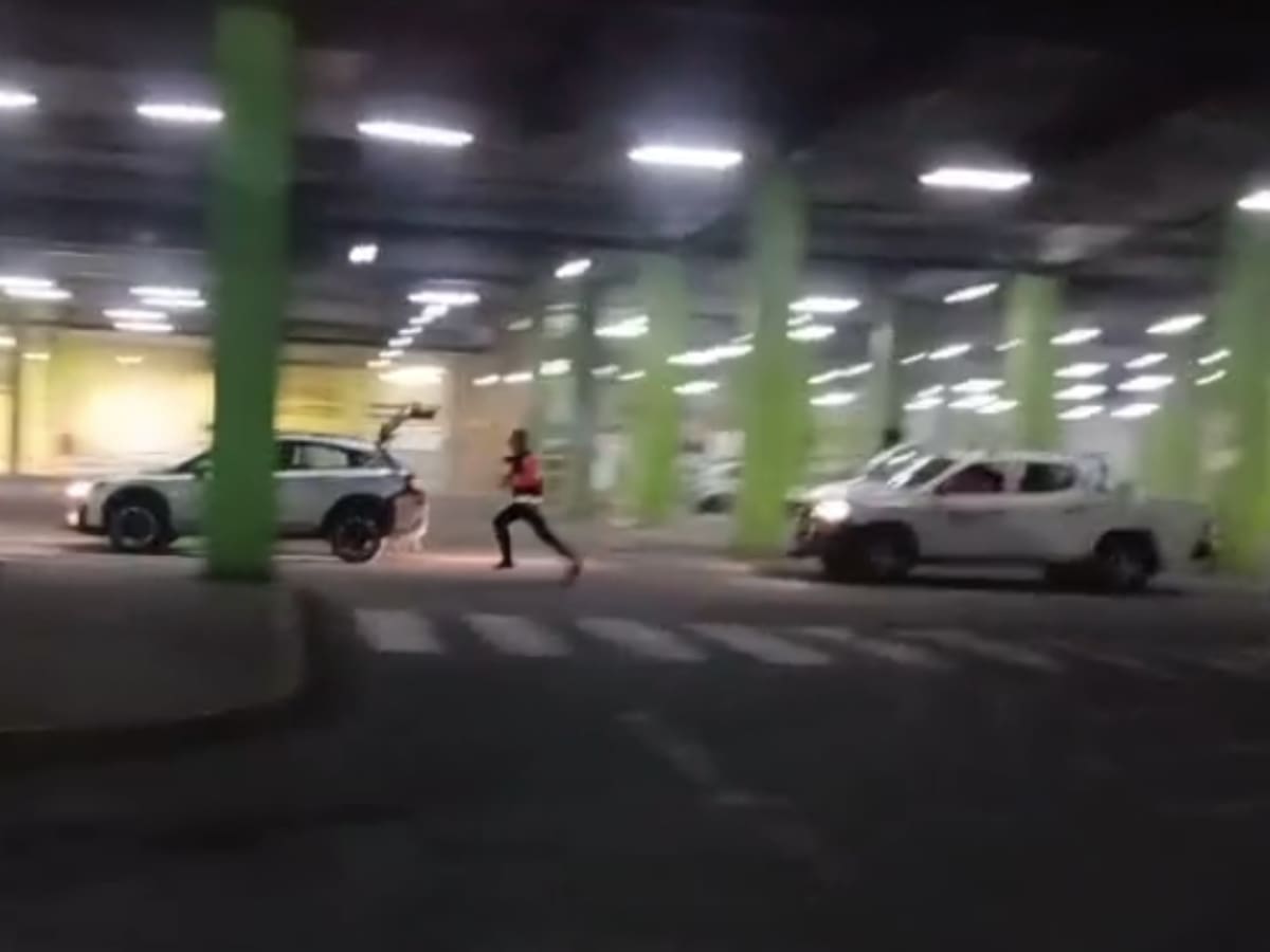 “¡Anda a chocarlos hueón!”: captan violenta persecución de guardias a delincuentes tras robo en mall de Talcahuano