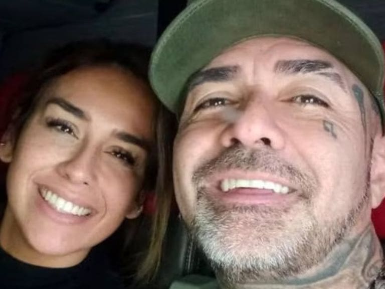 Se había tatuado su nombre: DJ Méndez y su pareja 16 años menor se separan